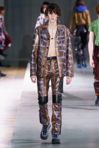 Look 12